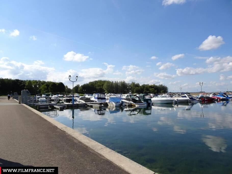 Super Logement En Plein Coeur De La Ville , Chez Tify Brienne-le-Chateau Exterior foto